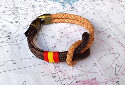 Pulseras de cuero marrón con bandera de España